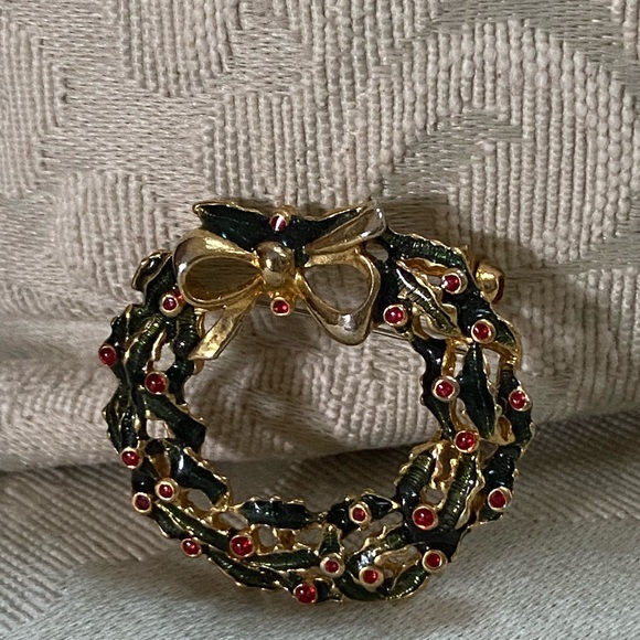 Christmas Wreath Brooch - Picture 6 of 6